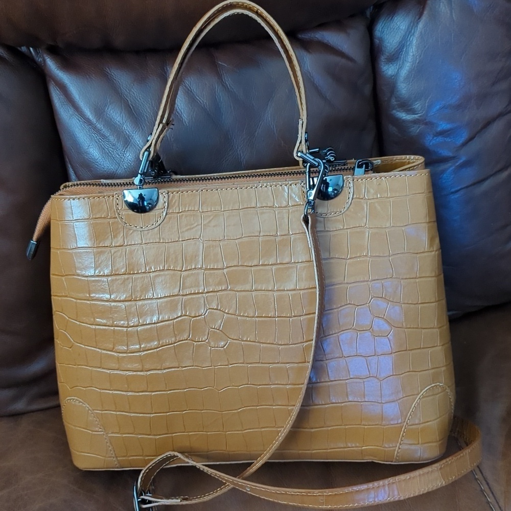 HP. Made in Italy Divina Firenze Embossed Alligator Leather 2-Way Bag - Picture 3 of 14